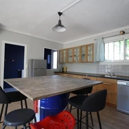 Maison Individuelle Avec Jardin Pour 6 Personnes Pres Du Centre-ville - Fr-1-309-189 Holiday home