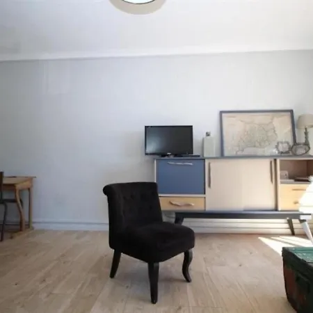 Maison Individuelle Avec Jardin Pour 6 Personnes Pres Du Centre-ville - Fr-1-309-189 *